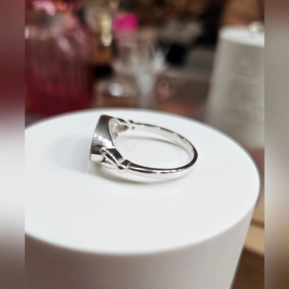 925 Womens flowers ring size 8.5